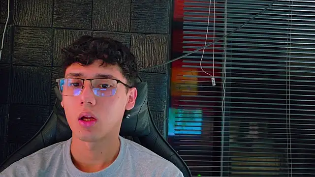 Snapshot of jacobs_shelby chatting on 11/10/25, 12:59 jacobs shelby online show from 11/10/25, 12:59