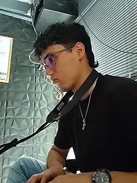 Snapshot of jacobs_shelby chatting on 11/11/25, 02:06 jacobs shelby online show from 11/11/25, 02:06