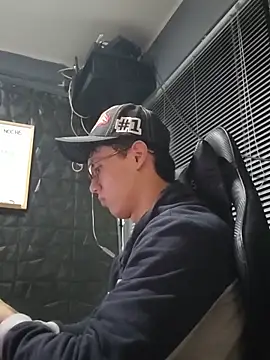 Snapshot of jacobs_shelby chatting on 11/16/25, 12:55 jacobs shelby online show from 11/16/25, 12:55