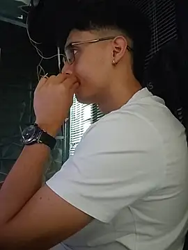 Snapshot of jacobs_shelby chatting on 11/18/25, 03:27 jacobs shelby online show from 11/18/25, 03:27