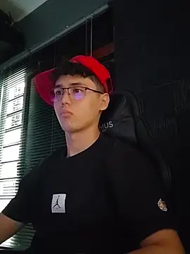 Snapshot of jacobs_shelby chatting on 11/24/25, 02:17 jacobs shelby online show from 11/24/25, 02:17