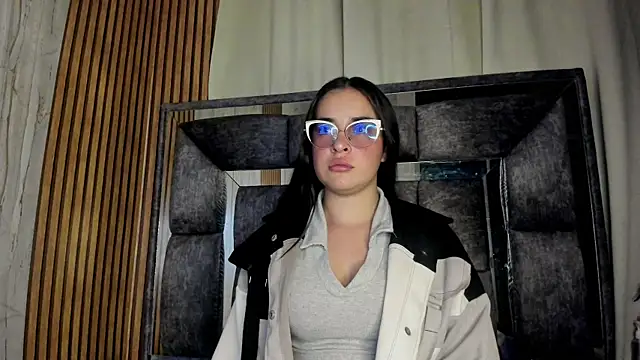 Cherry  Hot online show from 11/24/25, 04:12