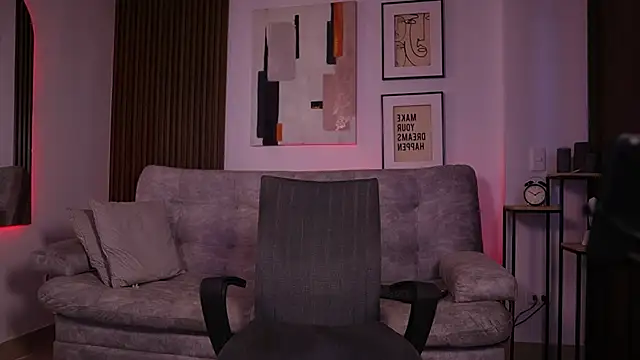 Snapshot of DaviesBrown chatting on 10/10/25, 09:03 DaviesBrown online show from 10/10/25, 09:03