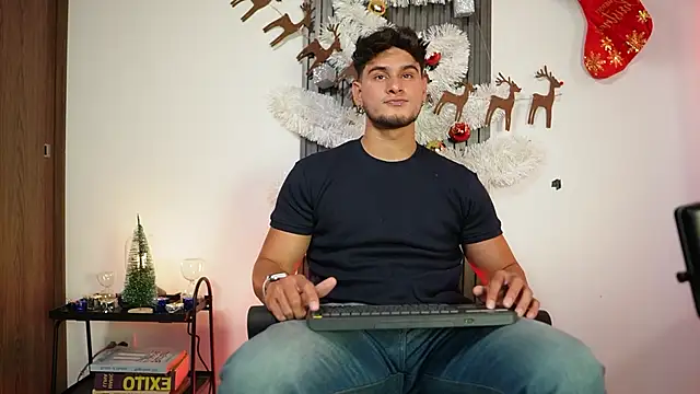 Snapshot of DaviesBrown chatting on 11/15/25, 09:11 DaviesBrown online show from 11/15/25, 09:11