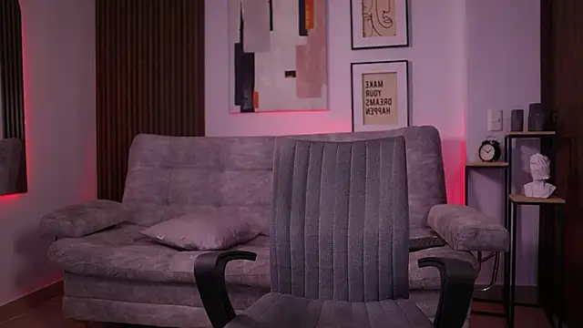 Snapshot of DaviesBrown chatting on 11/23/25, 06:52 DaviesBrown online show from 11/23/25, 06:52