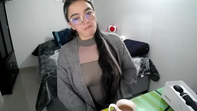 Snapshot of Came-II chatting on 09/19/25, 11:11 Came-II online show from 09/19/25, 11:11