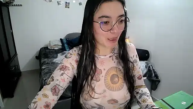 Snapshot of Came-II chatting on 09/30/25, 01:05 Came-II online show from 09/30/25, 01:05