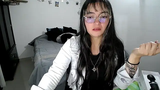 Snapshot of Came-II chatting on 10/15/25, 10:26 Came-II online show from 10/15/25, 10:26