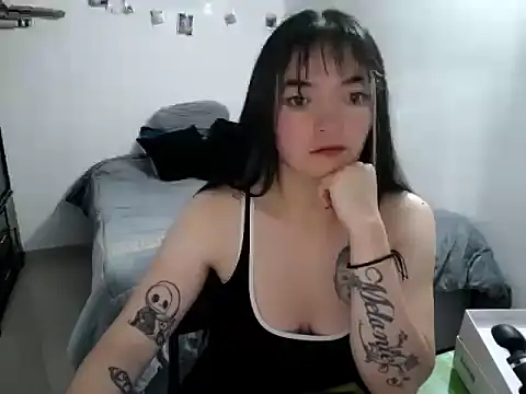 Snapshot of Came-II chatting on 10/17/25, 10:29 Came-II online show from 10/17/25, 10:29