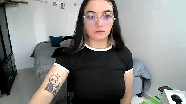 Snapshot of Came-II chatting on 10/29/25, 02:30 Came-II online show from 10/29/25, 02:30