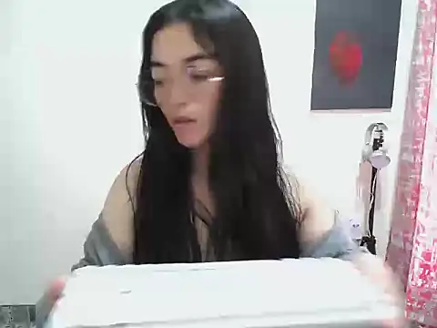 Snapshot of Came-II chatting on 04/15/26, 01:18 Came-II online show from 04/15/26, 01:18