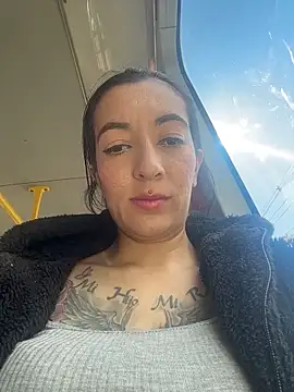 SALOME KORLAND online show from 12/17/25, 06:58