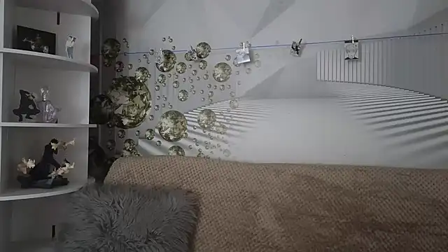 EvoletteLouLou online show from 11/07/25, 04:51