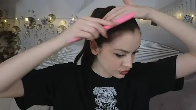 Snapshot of EvoletteLouLou chatting on 03/18/26, 03:04 EvoletteLouLou online show from 03/18/26, 03:04