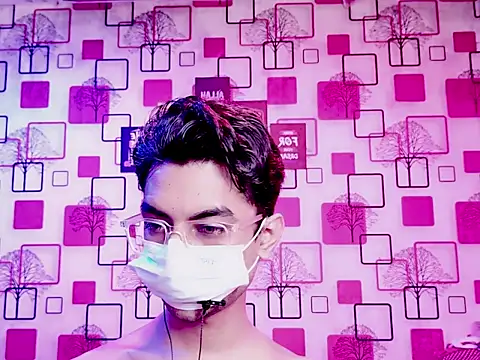 Snapshot of ChiseledCharm chatting on 09/30/25, 05:29 ChiseledCharm online show from 09/30/25, 05:29