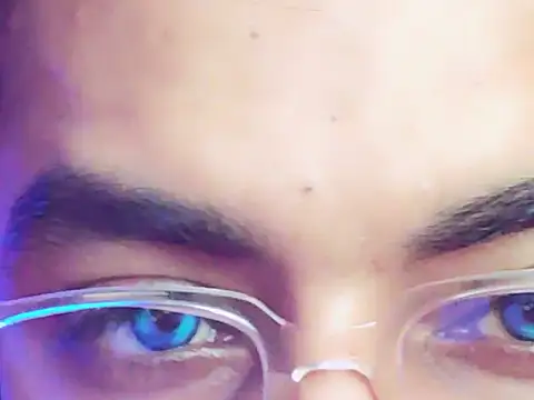 Snapshot of ChiseledCharm chatting on 10/20/25, 07:25 ChiseledCharm online show from 10/20/25, 07:25