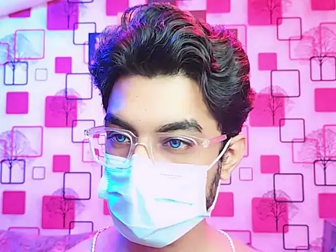 Snapshot of ChiseledCharm chatting on 10/28/25, 06:32 ChiseledCharm online show from 10/28/25, 06:32