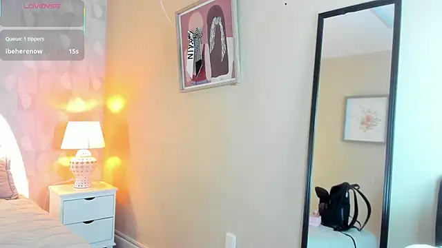 Snapshot of isabella_milf_ chatting on 09/20/25, 07:04 isabella milf  online show from 09/20/25, 07:04