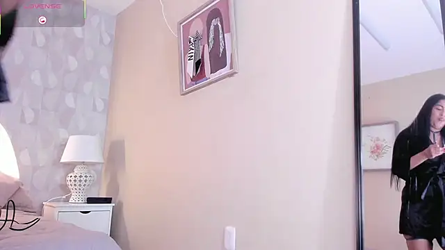 Snapshot of isabella_milf_ chatting on 10/08/25, 07:11 isabella milf  online show from 10/08/25, 07:11