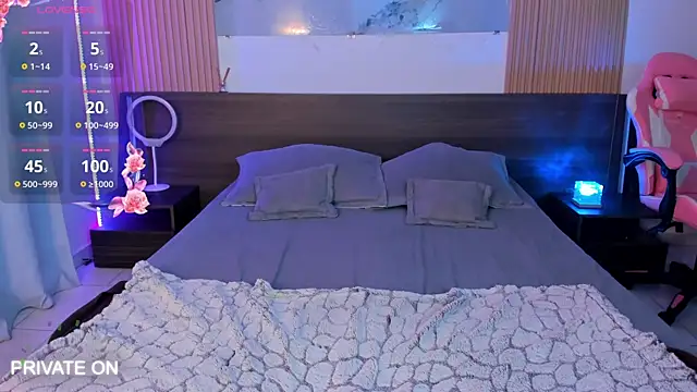 Snapshot of samanthaa_moon chatting on 09/24/25, 10:46 samanthaa moon online show from 09/24/25, 10:46