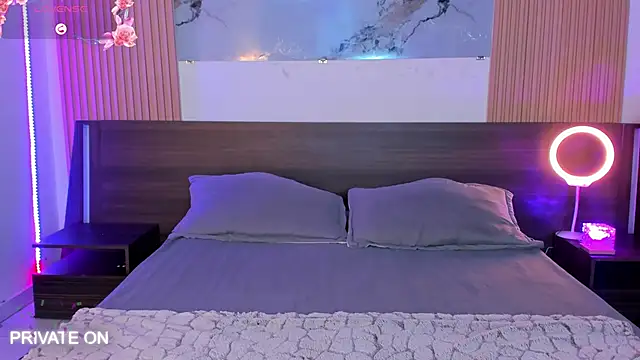 Snapshot of samanthaa_moon chatting on 12/04/25, 11:24 samanthaa moon online show from 12/04/25, 11:24