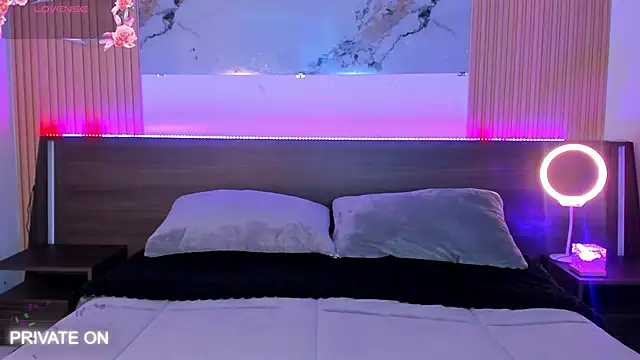 Snapshot of samanthaa_moon chatting on 03/18/26, 11:19 samanthaa moon online show from 03/18/26, 11:19