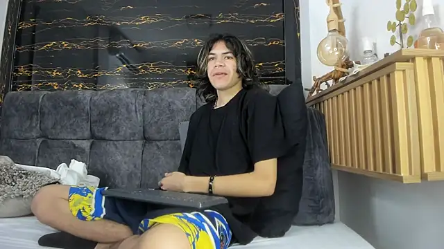 Diamond twink online show from 02/13/26, 01:51