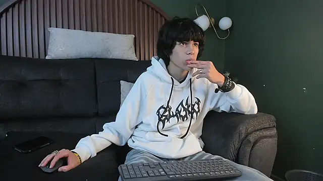 Diamond twink online show from 07/04/26, 05:24