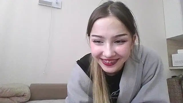 Snapshot of sillybloom chatting on 10/05/25, 05:39 sillybloom online show from 10/05/25, 05:39