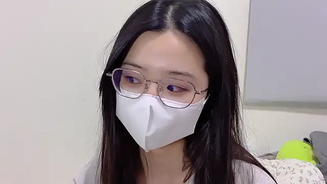 LHeart online show from 10/17/25, 03:58