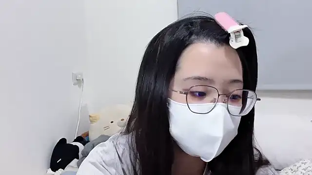 LHeart online show from 10/22/25, 02:06