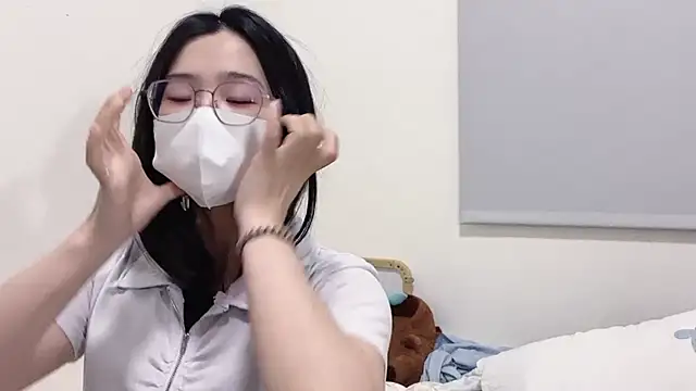 LHeart online show from 12/15/25, 01:48