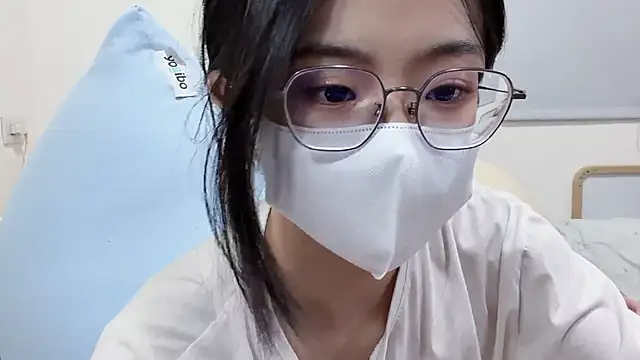 Snapshot of LHeart chatting on 06/19/26, 01:37 LHeart online show from 06/19/26, 01:37