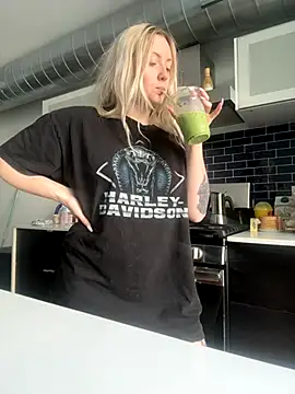 Snapshot of seeunexttuesday chatting on 09/21/25, 04:19 seeunexttuesday online show from 09/21/25, 04:19