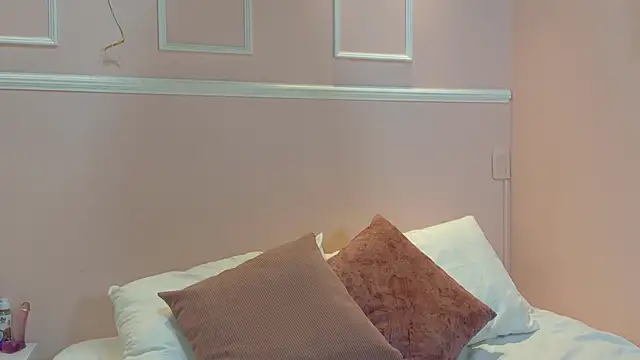 Snapshot of RossyCarters chatting on 03/03/26, 01:06 RossyCarters online show from 03/03/26, 01:06