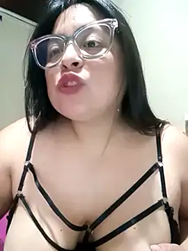 Snapshot of kathy9522 chatting on 12/15/25, 04:33 kathy9522 online show from 12/15/25, 04:33