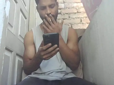 Snapshot of sofiacpl_ chatting on 11/09/25, 06:44 sofiacpl online show from 11/09/25, 06:44