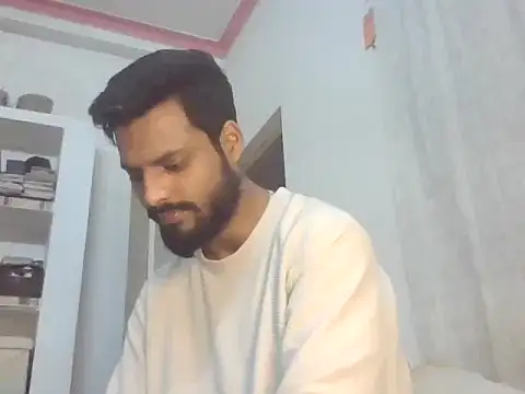 Snapshot of sofiacpl_ chatting on 11/15/25, 04:58 sofiacpl online show from 11/15/25, 04:58