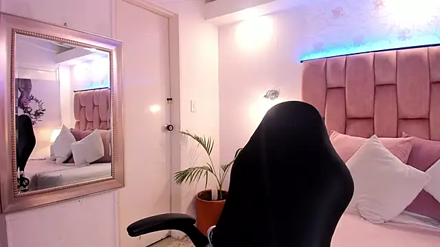 Snapshot of anabelle_clark chatting on 04/15/26, 05:53 anabelle clark online show from 04/15/26, 05:53