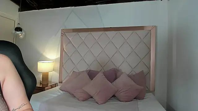 Snapshot of anabelle_clark chatting on 04/25/26, 01:03 anabelle clark online show from 04/25/26, 01:03