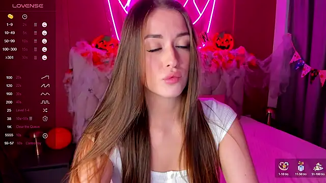 Snapshot of StacyWells chatting on 10/31/25, 08:48 StacyWells online show from 10/31/25, 08:48