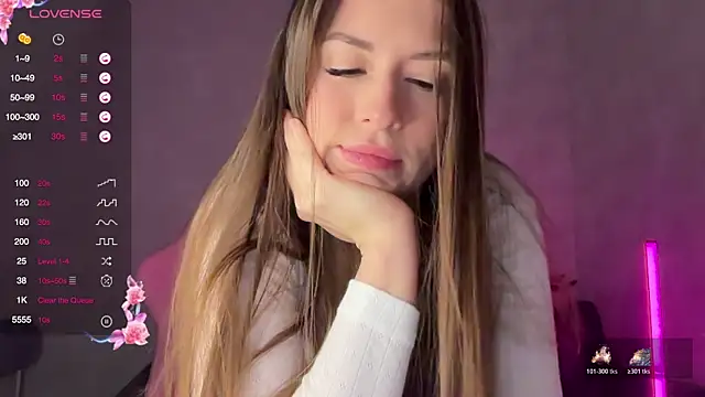 Snapshot of StacyWells chatting on 11/22/25, 01:37 StacyWells online show from 11/22/25, 01:37