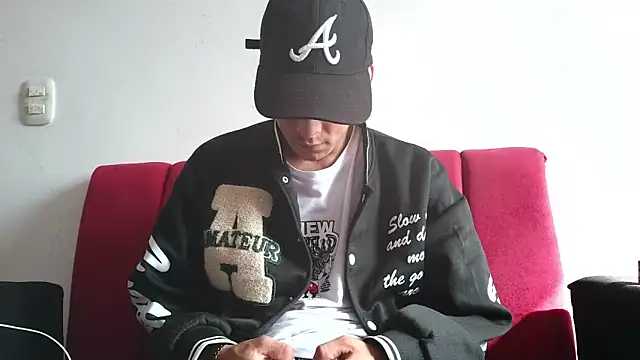 Snapshot of andrewcoopper1 chatting on 02/12/26, 02:01 andrewcoopper1 online show from 02/12/26, 02:01