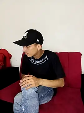 andrewcoopper1 online show from 04/18/26, 01:53