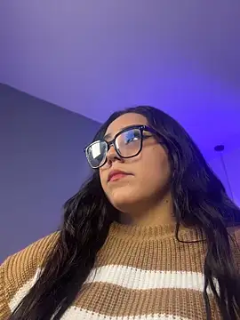 Snapshot of KatlynRous chatting on 05/15/26, 06:37 KatlynRous online show from 05/15/26, 06:37