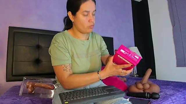 GreciaFox1 online show from 04/04/26, 12:13