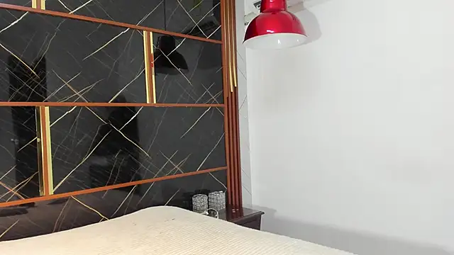 Snapshot of HannyThompson chatting on 04/05/26, 02:58 HannyThompson online show from 04/05/26, 02:58