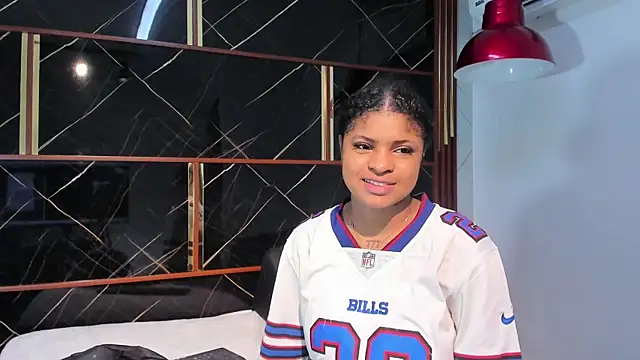 Snapshot of HannyThompson chatting on 04/10/26, 12:43 HannyThompson online show from 04/10/26, 12:43