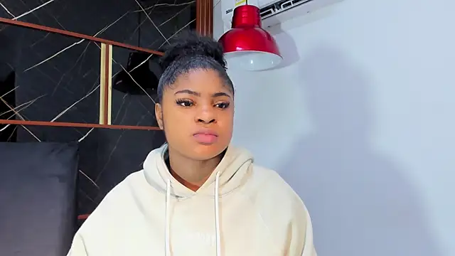 Snapshot of HannyThompson chatting on 04/18/26, 12:31 HannyThompson online show from 04/18/26, 12:31