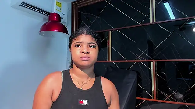 Snapshot of HannyThompson chatting on 04/21/26, 12:44 HannyThompson online show from 04/21/26, 12:44